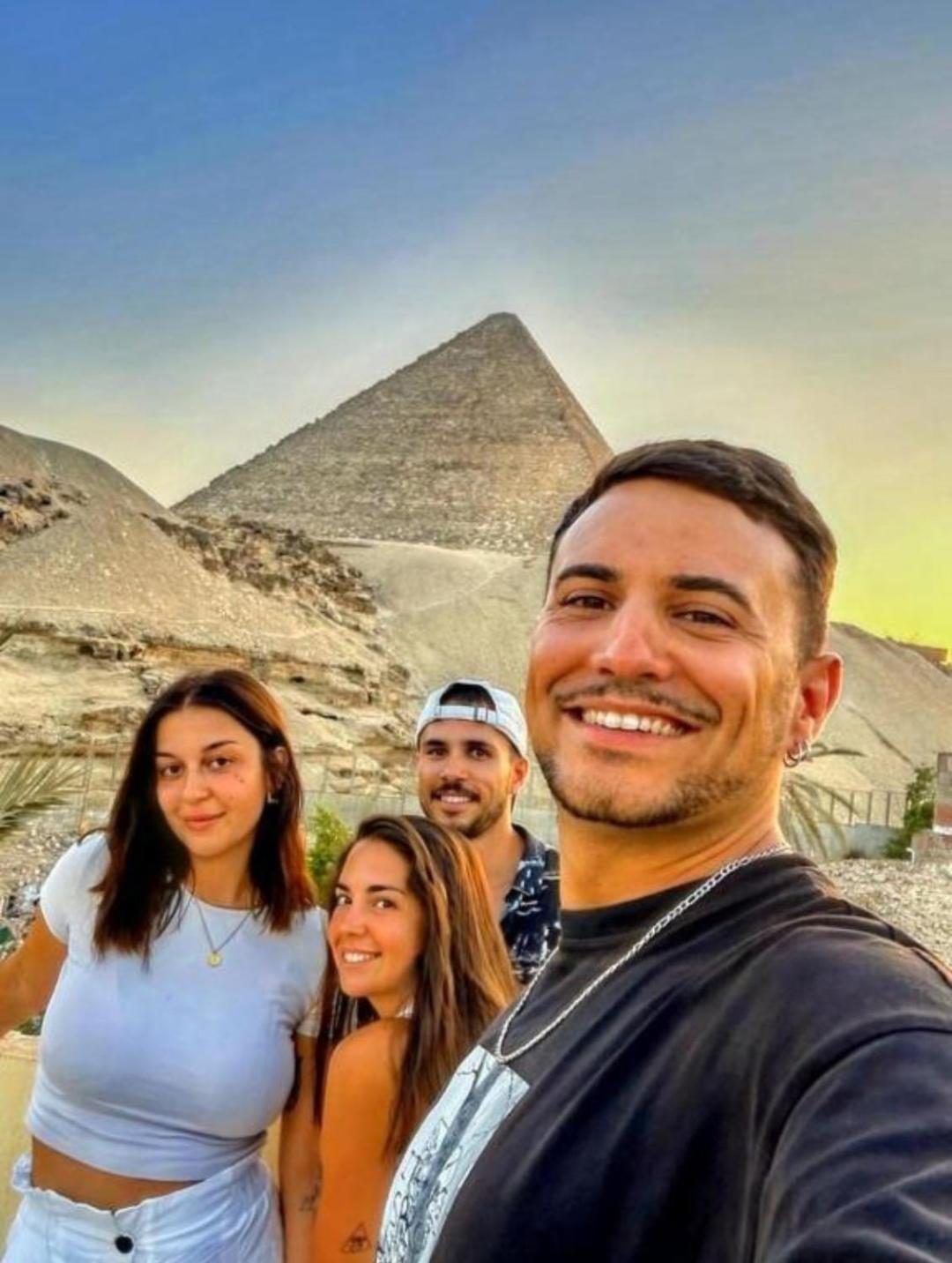 ホテル Pyramid View Gh Kafret el-Gabal エクステリア 写真